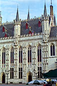 Piazza dei Burg - Brugge. Lo Stadhuis (municipio) 